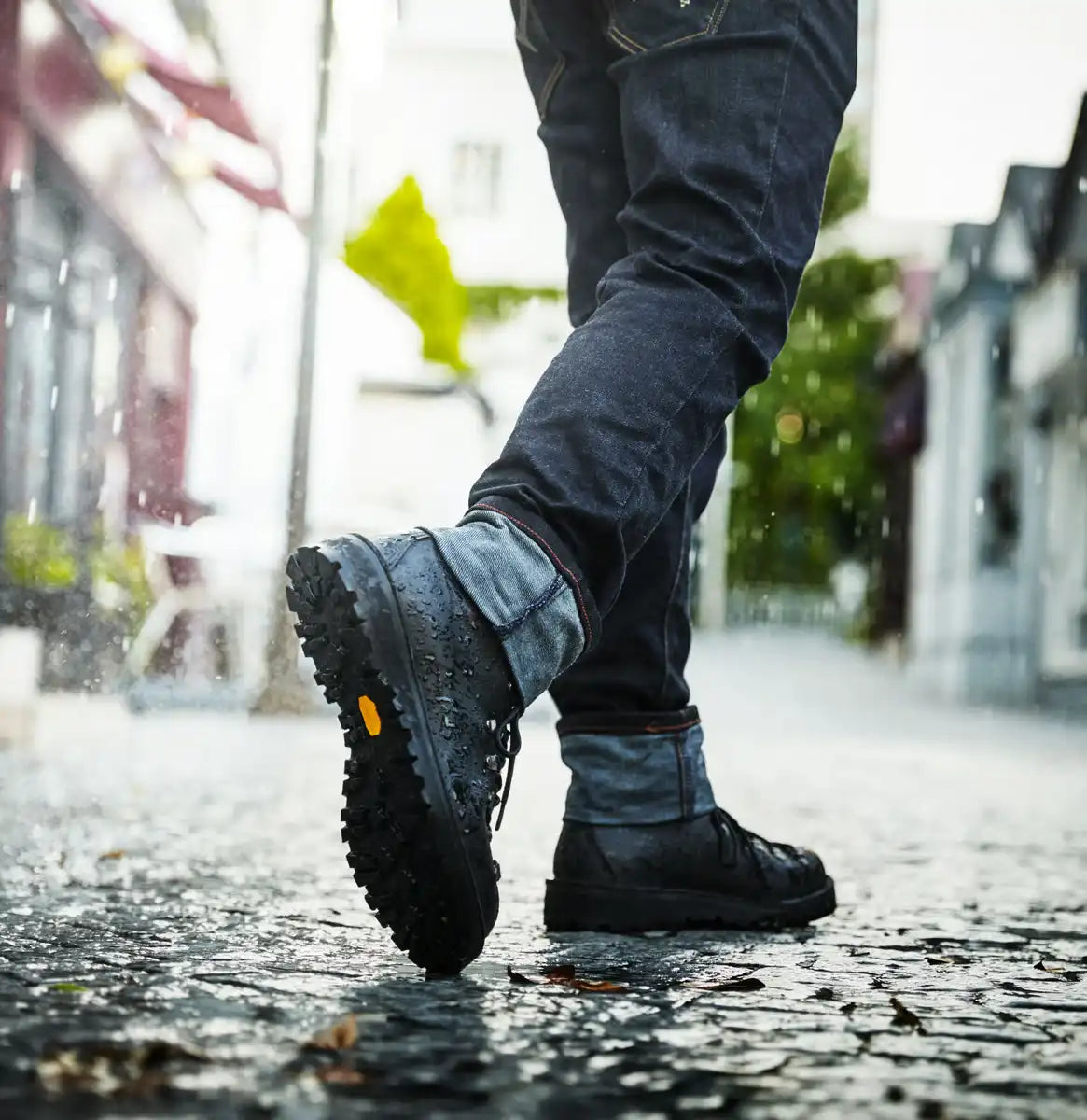 Mountain Light Black